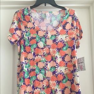 Lularoe NWT Classic tee